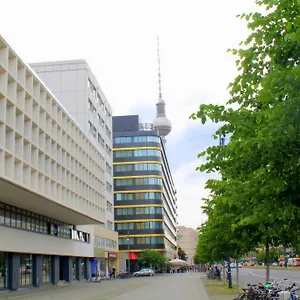 Pangeapeople & Hostel
